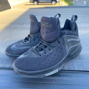 Nike Zoom Training Shoes, Black, Size US 6Y, UK 5.5